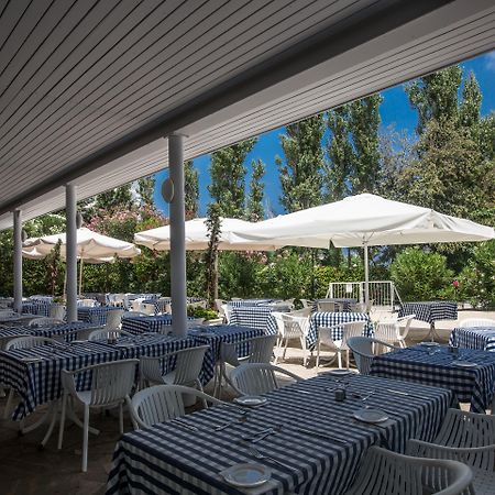 פרוטאראס Iliada Beach Hotel מראה חיצוני תמונה