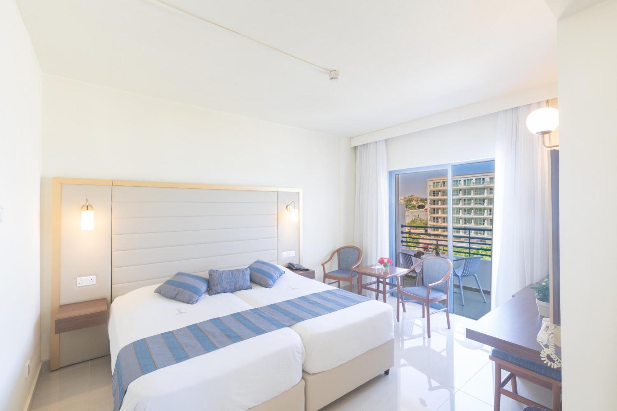 פרוטאראס Iliada Beach Hotel מראה חיצוני תמונה