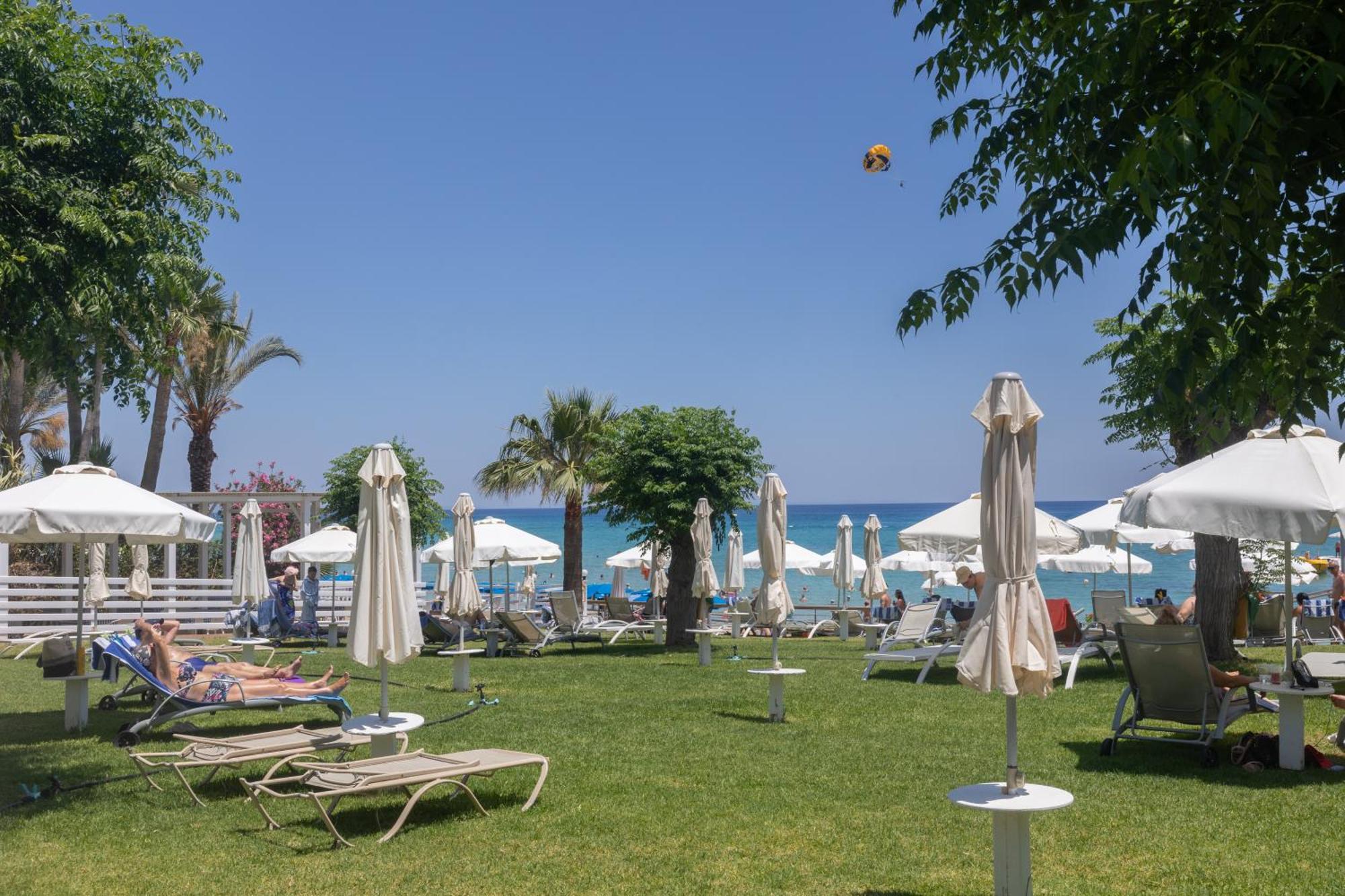 פרוטאראס Iliada Beach Hotel מראה חיצוני תמונה