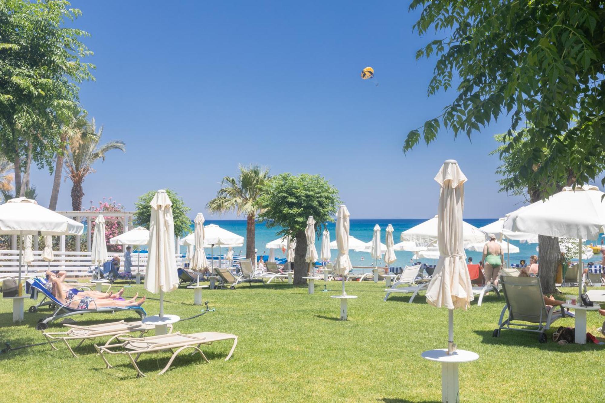 פרוטאראס Iliada Beach Hotel מראה חיצוני תמונה