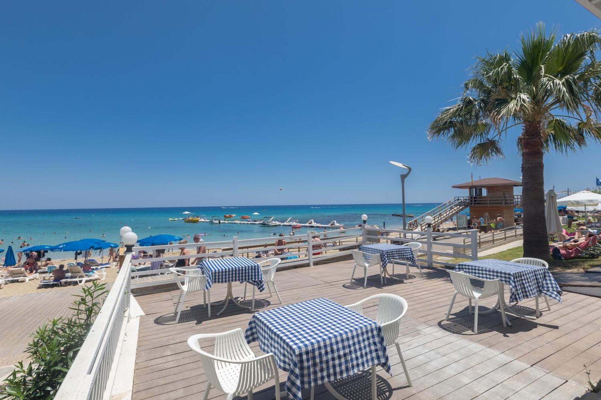 פרוטאראס Iliada Beach Hotel מראה חיצוני תמונה