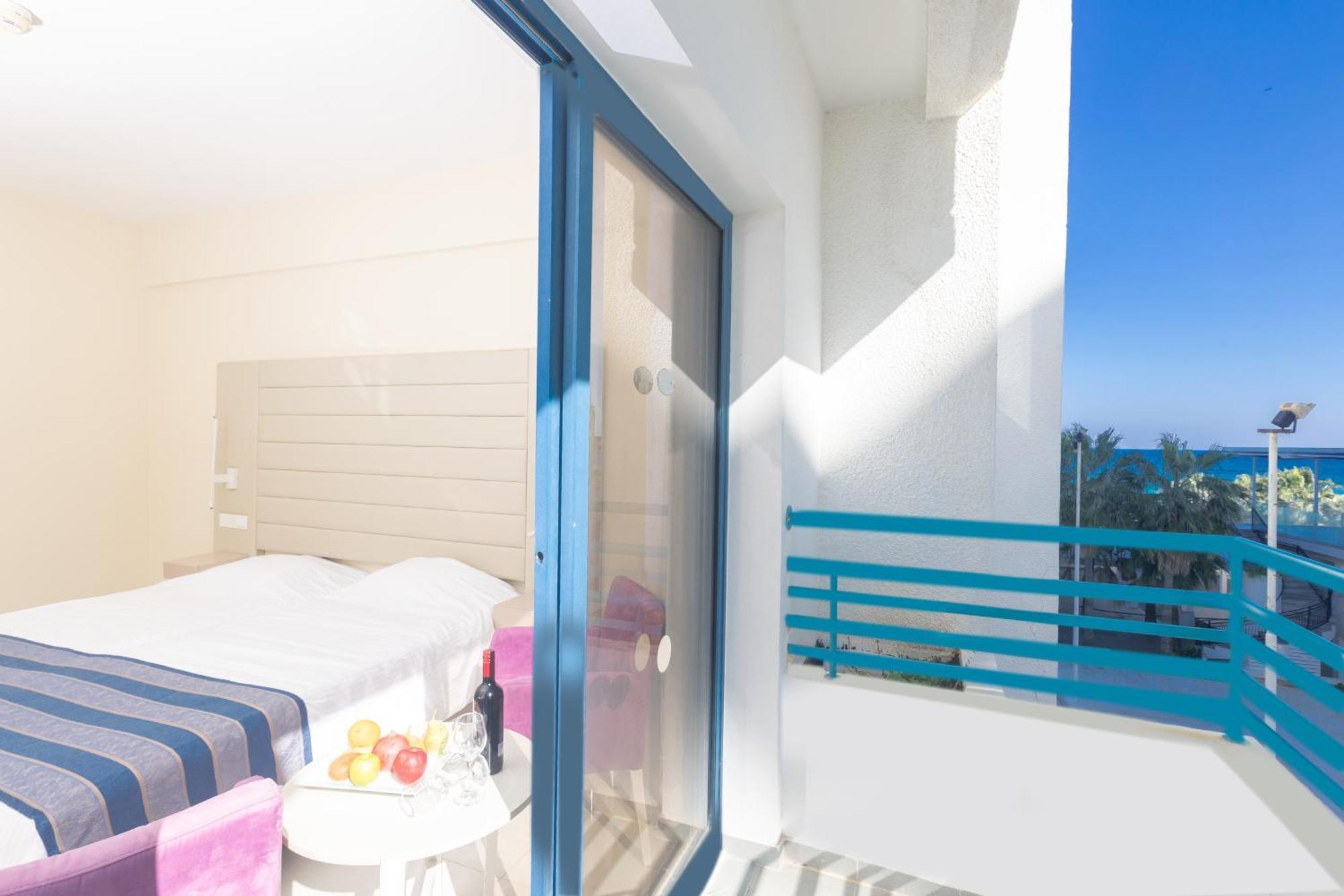 פרוטאראס Iliada Beach Hotel מראה חיצוני תמונה
