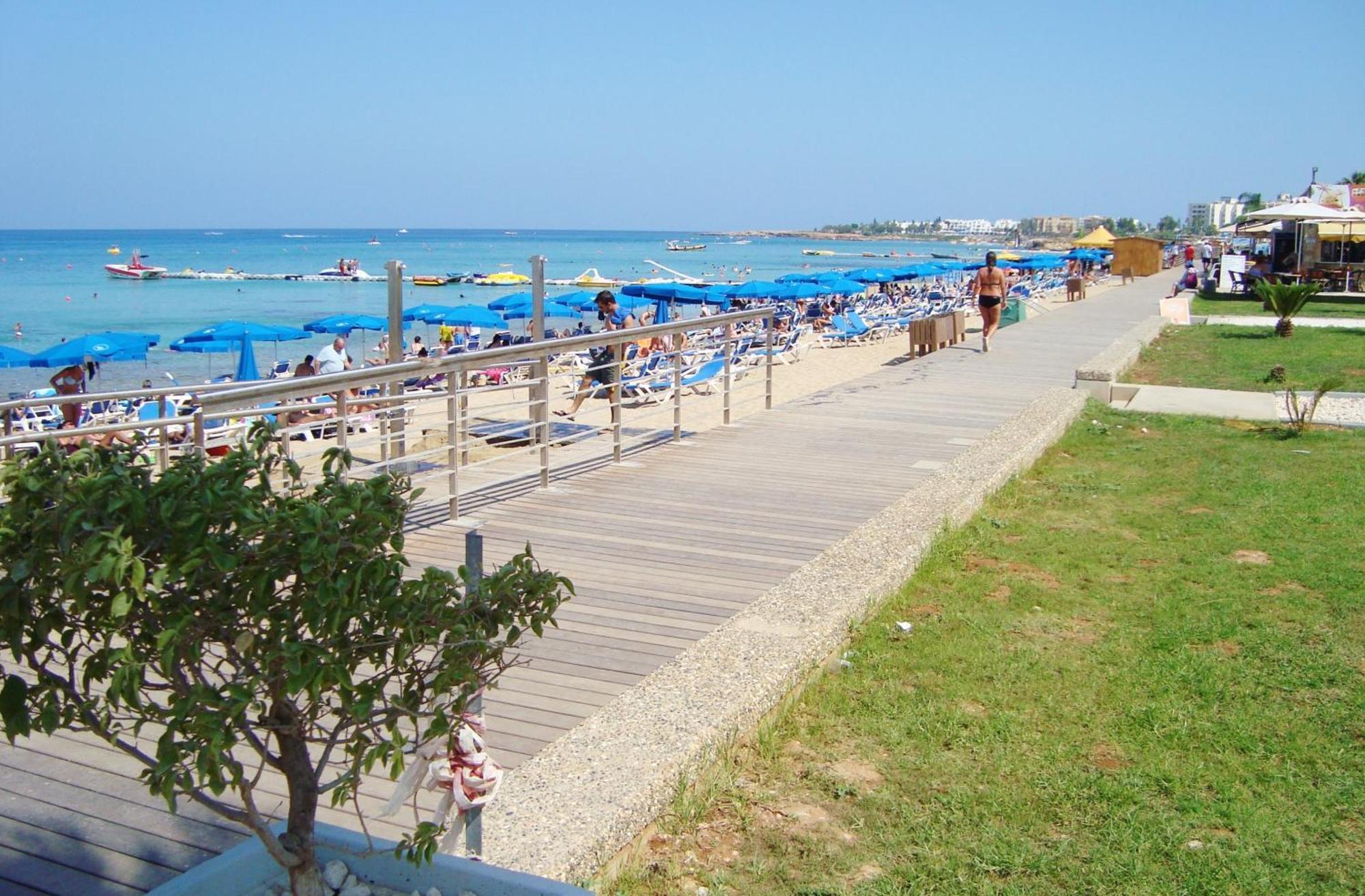 פרוטאראס Iliada Beach Hotel מראה חיצוני תמונה